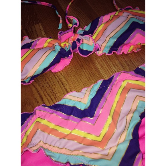 VS Chevron Bandeau Top & Cheeky Bottoms Bikini Set - Picture 5 of 5